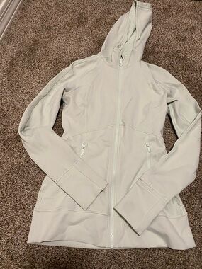 Lululemon size 4 jacket